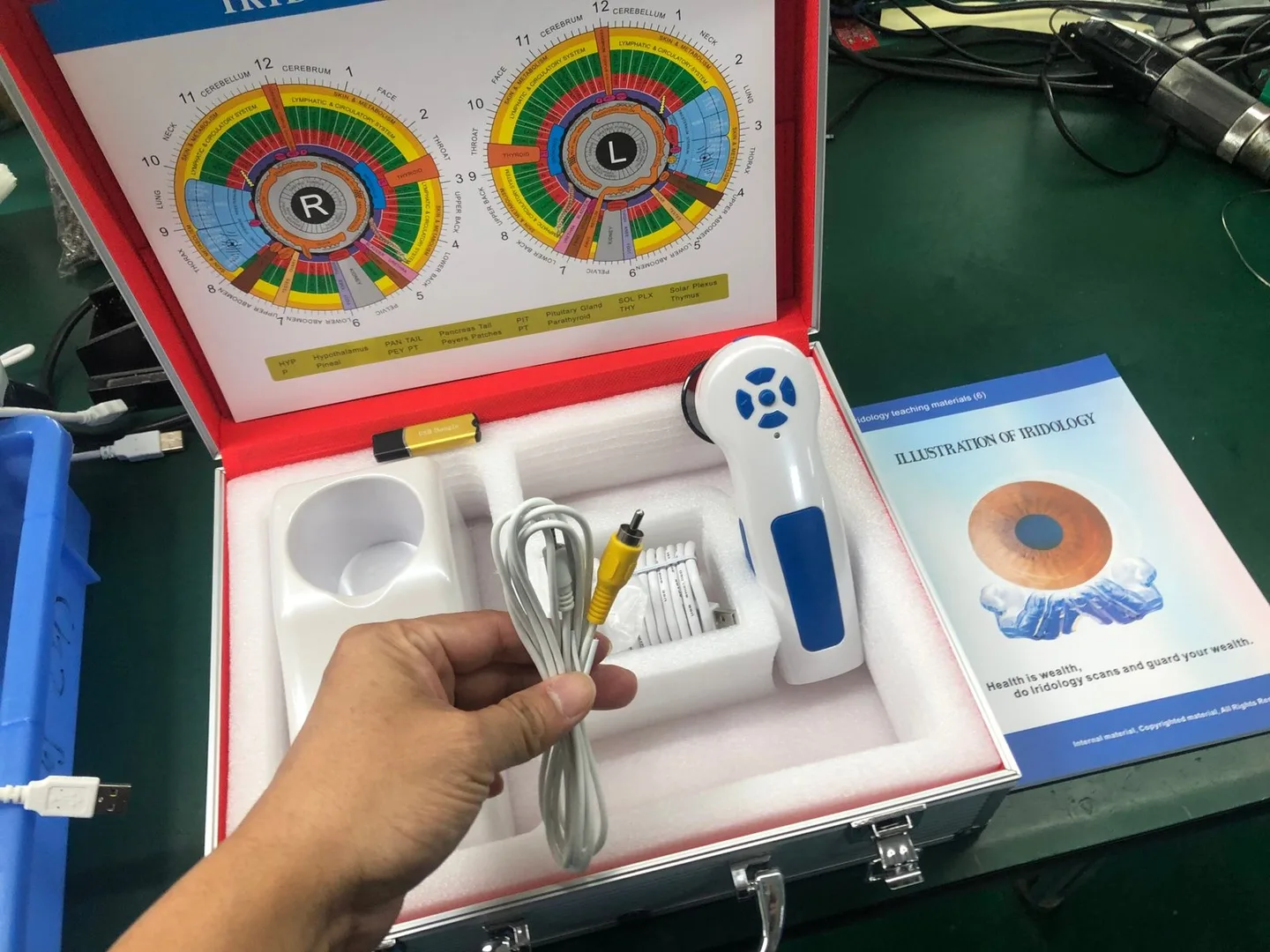 Iridologo medico un: fornitori leader di strumenti per l'iridologia nelle scuole e negli istituti di formazione — MAIKONG IRIDOLOGY CAMERA (2228).jpg