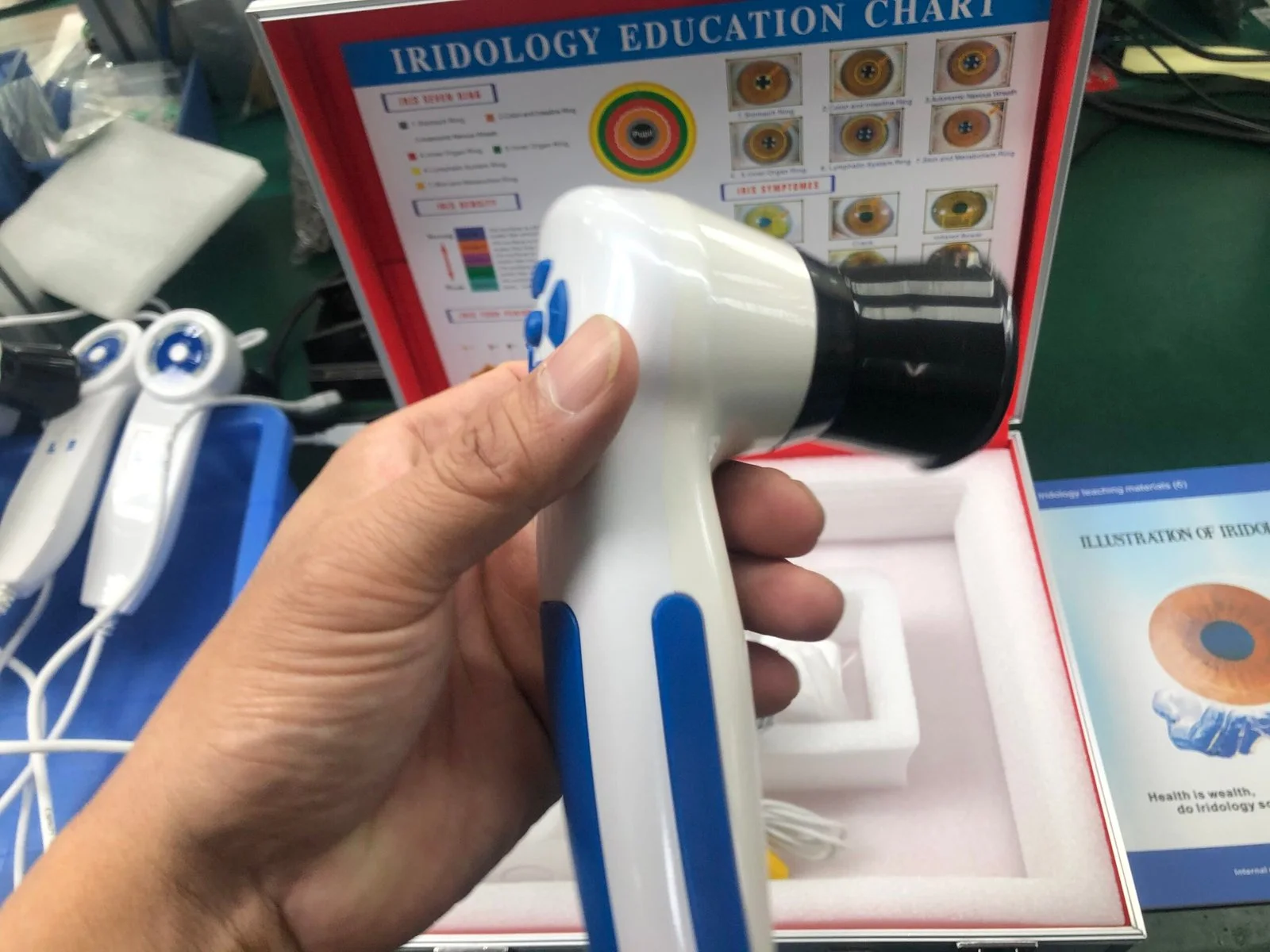 Iridoscopio professionale: quale scegliere per uso formativo e benessere in Italia — MAIKONG IRIDOLOGY CAMERA (2230).jpg